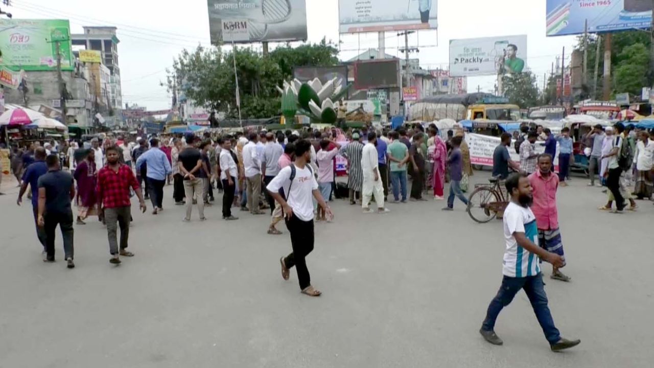 প্রিপেইড মিটার বাতিল ও ৪ দফা দাবিতে ‘স্তব্ধ’ রংপুর