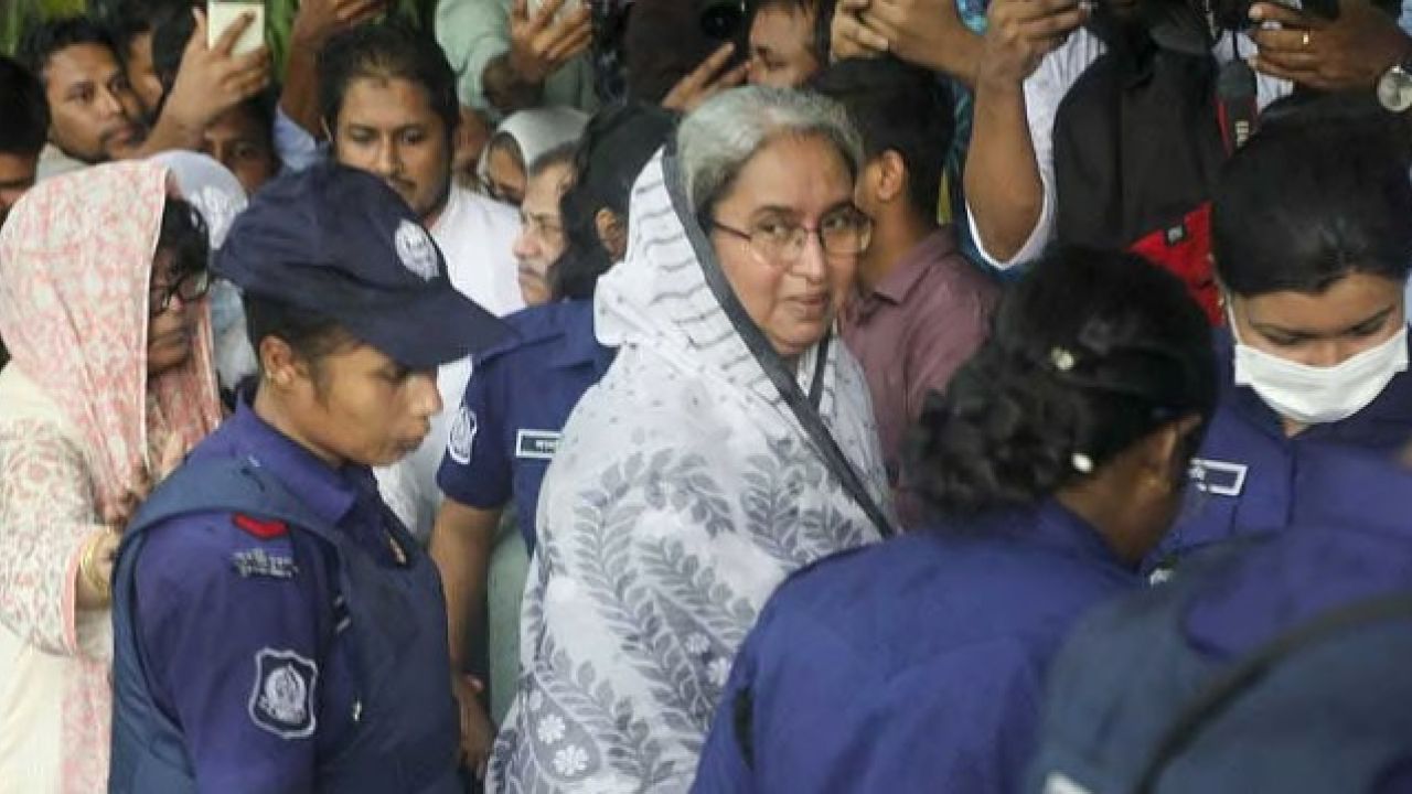 বনানীতে স্বামীর দাফন, কারাগারে ফিরছেন দীপু মনি