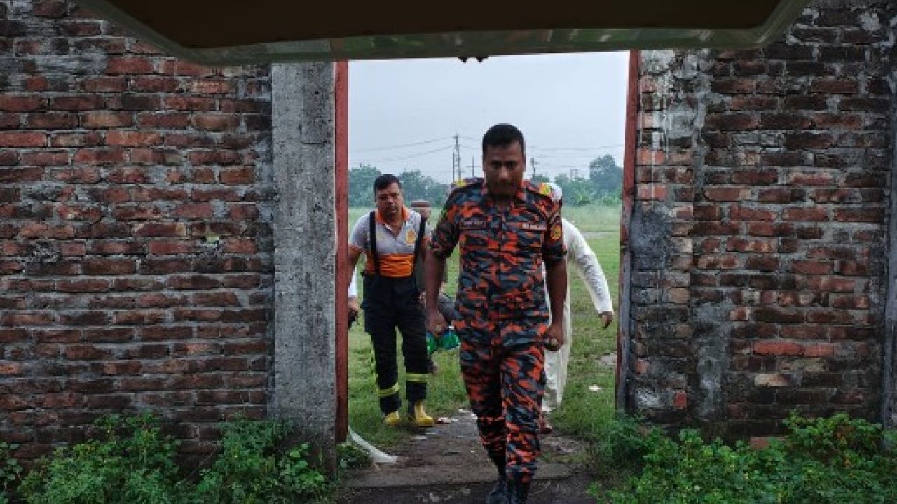 তার চুরি করতে গিয়ে বিদ্যুৎস্পৃষ্ট চোর, ফোন ৯৯৯-এ