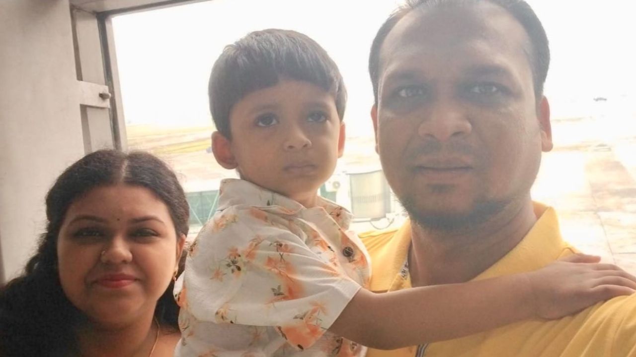 বাবা-মা-ভাইয়ের লাশের অপেক্ষায় ছোট্ট মহিমা
