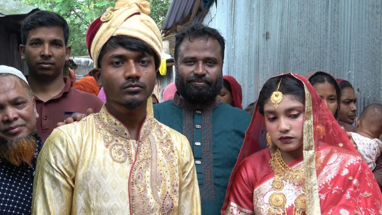 মানবিক এক ‘বাবা’ ধুমধামে দিলেন ১১২তম মেয়ের বিয়ে!