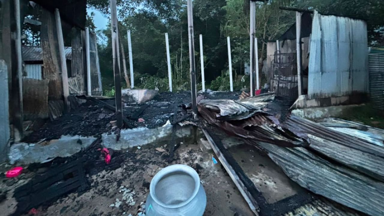 দম্পতিকে ঘরে আটকে রেখে আগুন দেওয়ার অভিযোগ