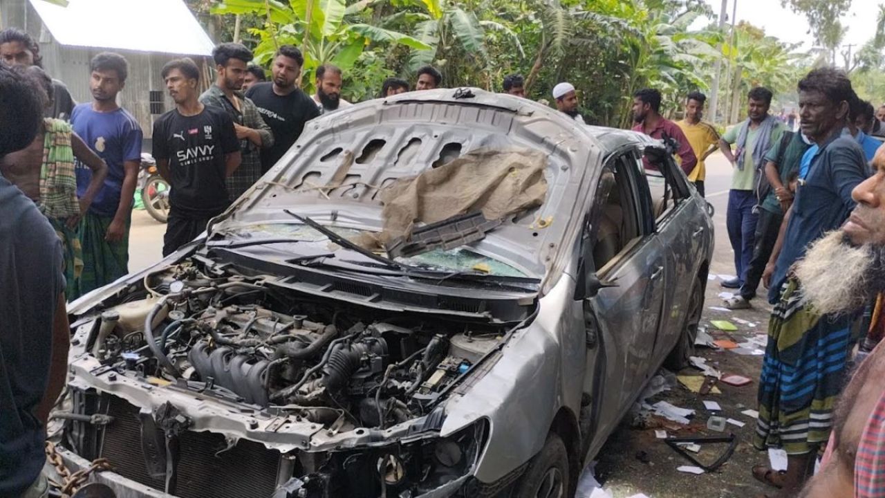 দুর্ঘটনায় আহতদের উদ্ধার করতে গিয়ে প্রাণ গেল ব্যবসায়ী
