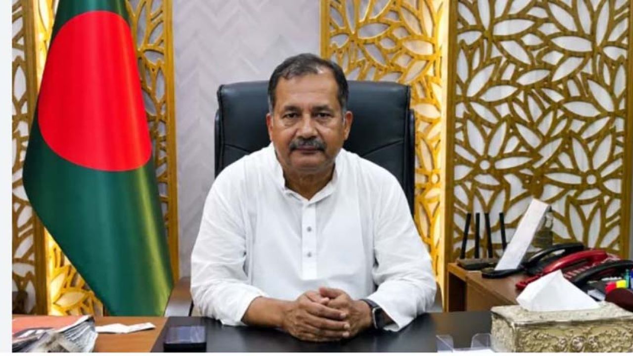 তথ্য মন্ত্রণালয় ছাড়লেন জহির উদ্দিন স্বপন