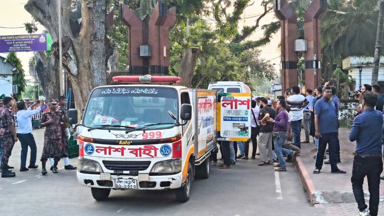 কলকাতার হোটেলে আগুন : কফিনে ফিরলেন সাংবাদিক দেবাশীষসহ পাঁচজন