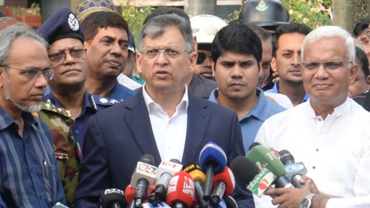 চাঁদাবাজদের গ্রেপ্তারে ব্যর্থ হলে কঠোর ব্যবস্থা, হুঁশিয়ারি স্বরাষ্ট্রমন্ত্রীর