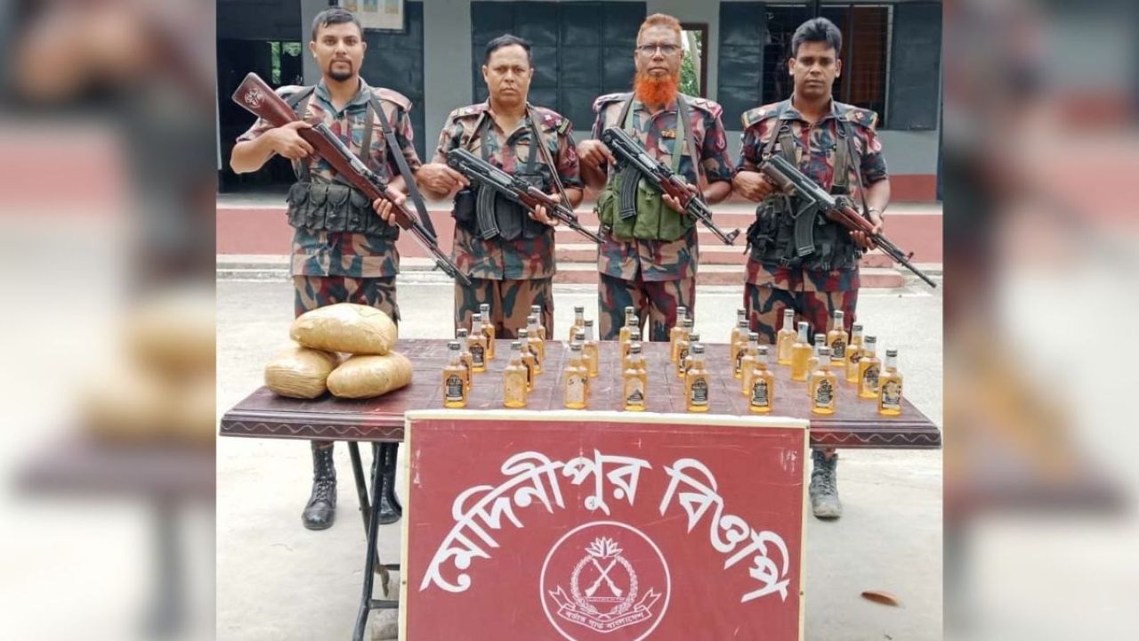 মহেশপুর সীমান্তে বিজিবির অভিযান: মাদক ও ইলিশ জব্দ
