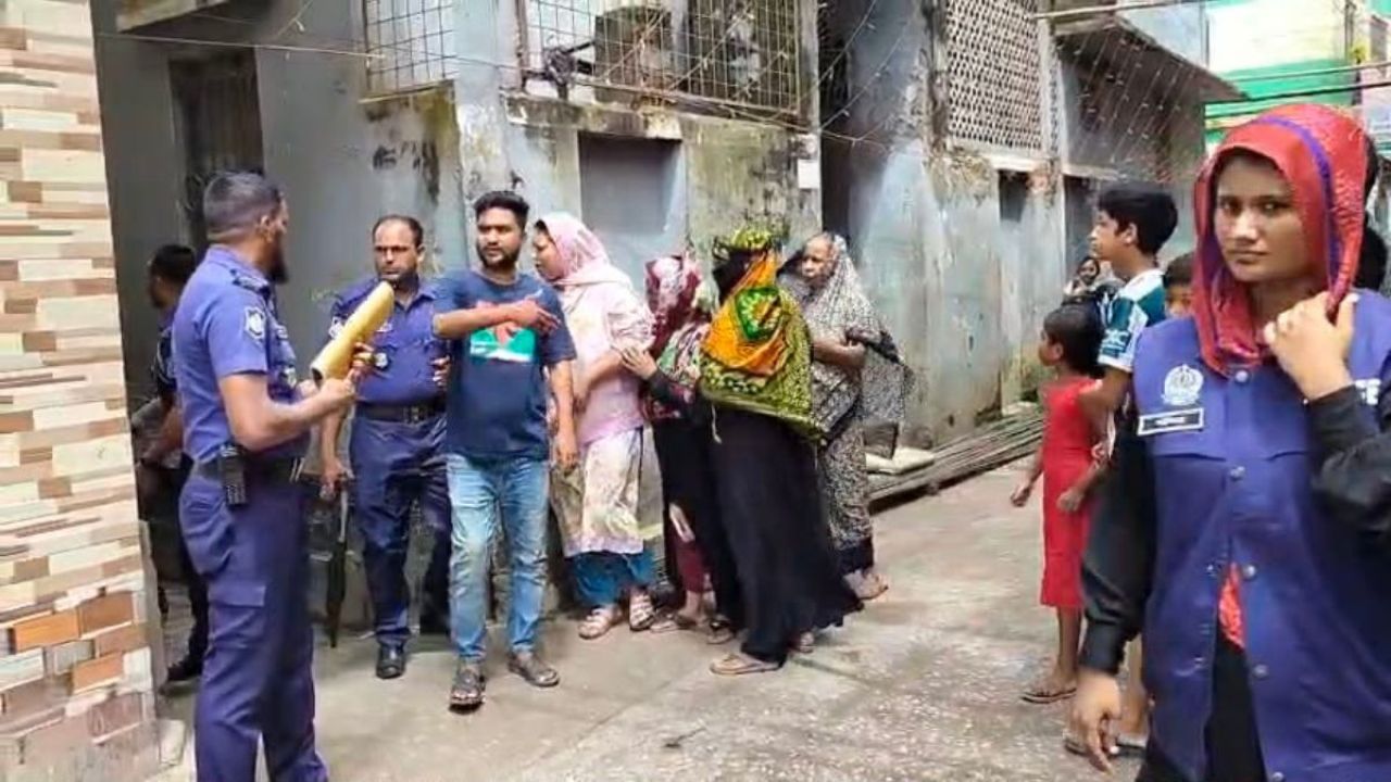 ঋণের চাপে দিশেহারা গৃহবধূর আত্মহত্যার অভিযোগ