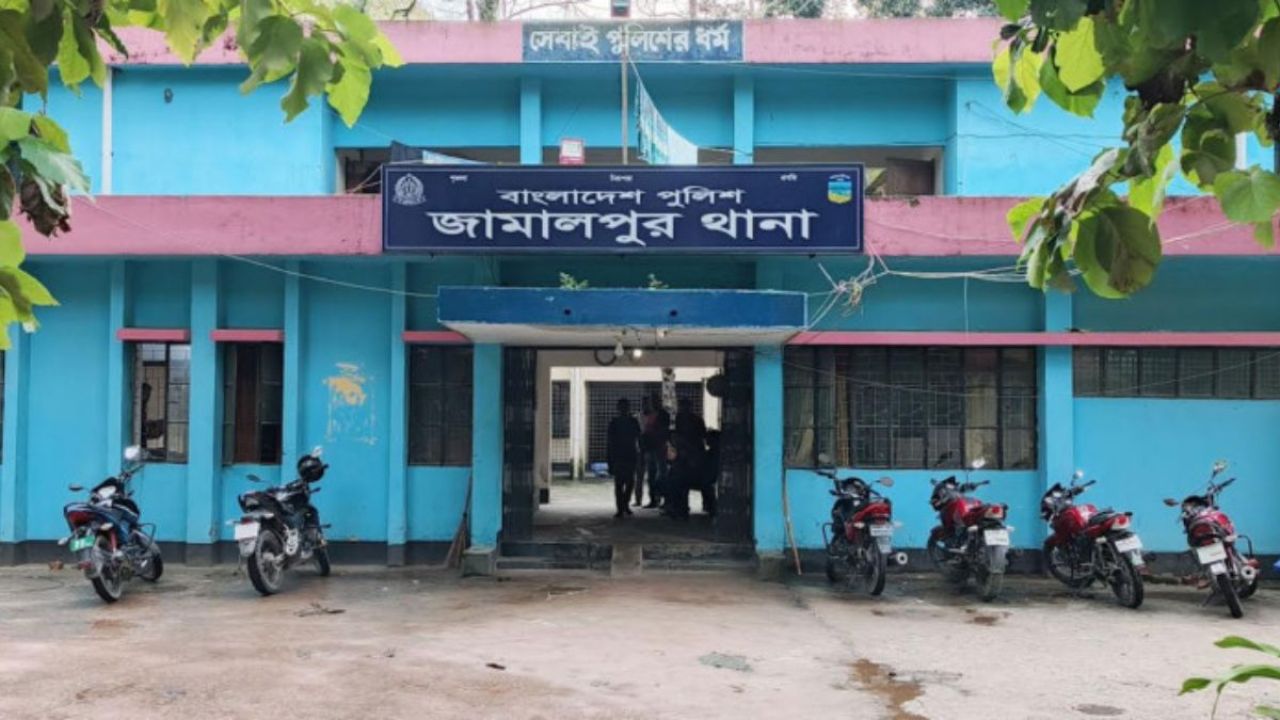 তালাবদ্ধ ফ্ল্যাটে মায়ের মরদেহ, দুই শিশুকে জীবিত উদ্ধার