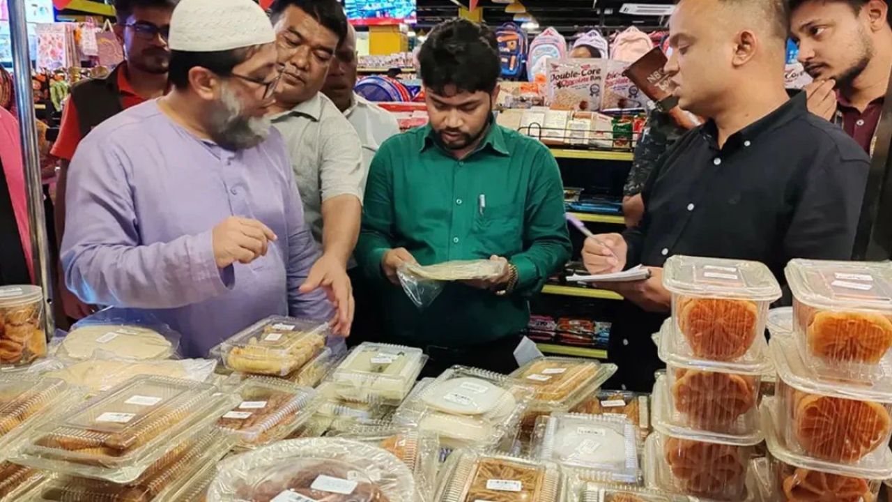 ফ্লেভারস ও মেরিডিয়ানসহ চার প্রতিষ্ঠানকে ৪০ লাখ টাকা জরিমানা