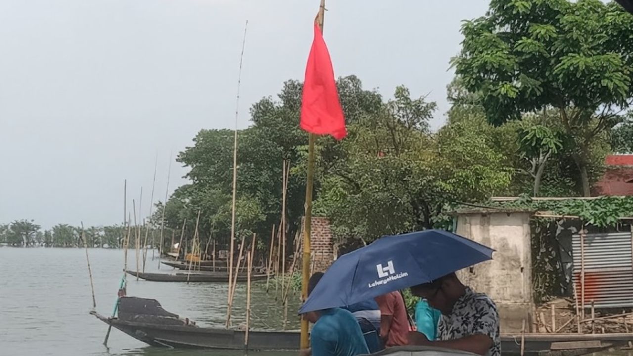 টাঙ্গুয়ার হাওরের পরিবেশ-প্রতিবেশ রক্ষায় লাল নিশান