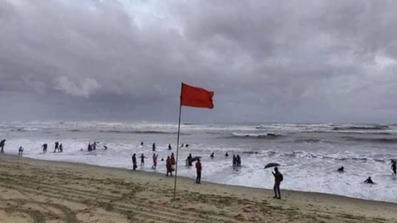 সাগরে লঘুচাপ: চার সমুদ্রবন্দরে সতর্কসংকেত