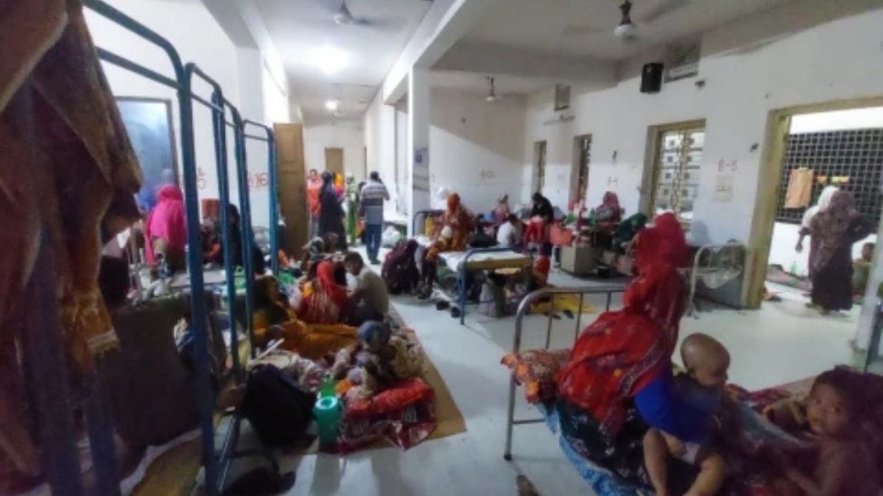 এক সপ্তাহে ৩৪২ শিশু হাসপাতালে, মেঝেতেই চলছে চিকিৎসা