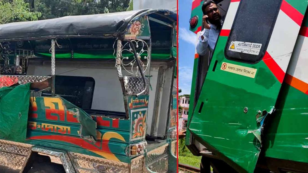 রেললাইনের পাশে টেম্পো, ধাক্কায় খুলে পড়লো পর্যটক এক্সপ্রেসের দরজা