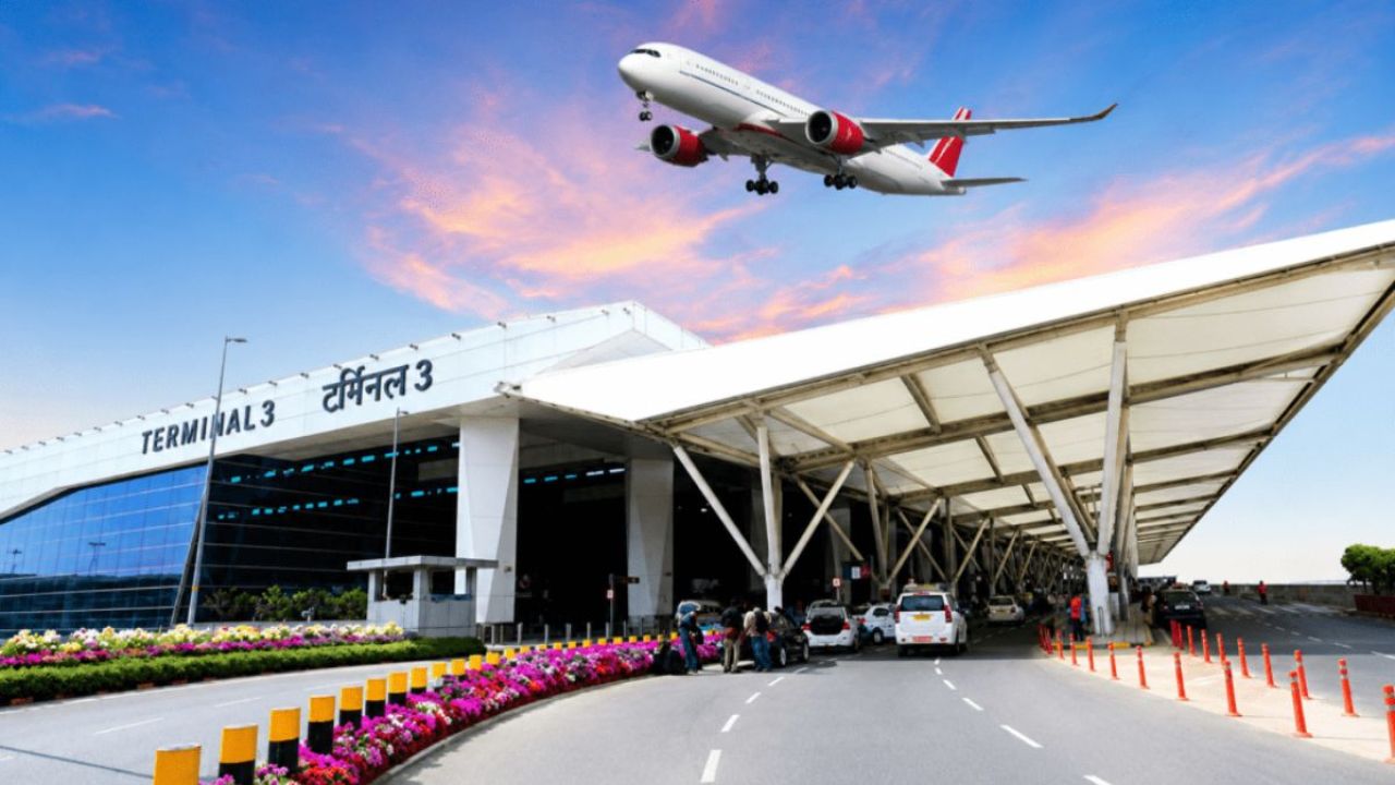 বৃষ্টিতে ভাসছে দিল্লি, জারি হলো রেড অ্যালার্ট