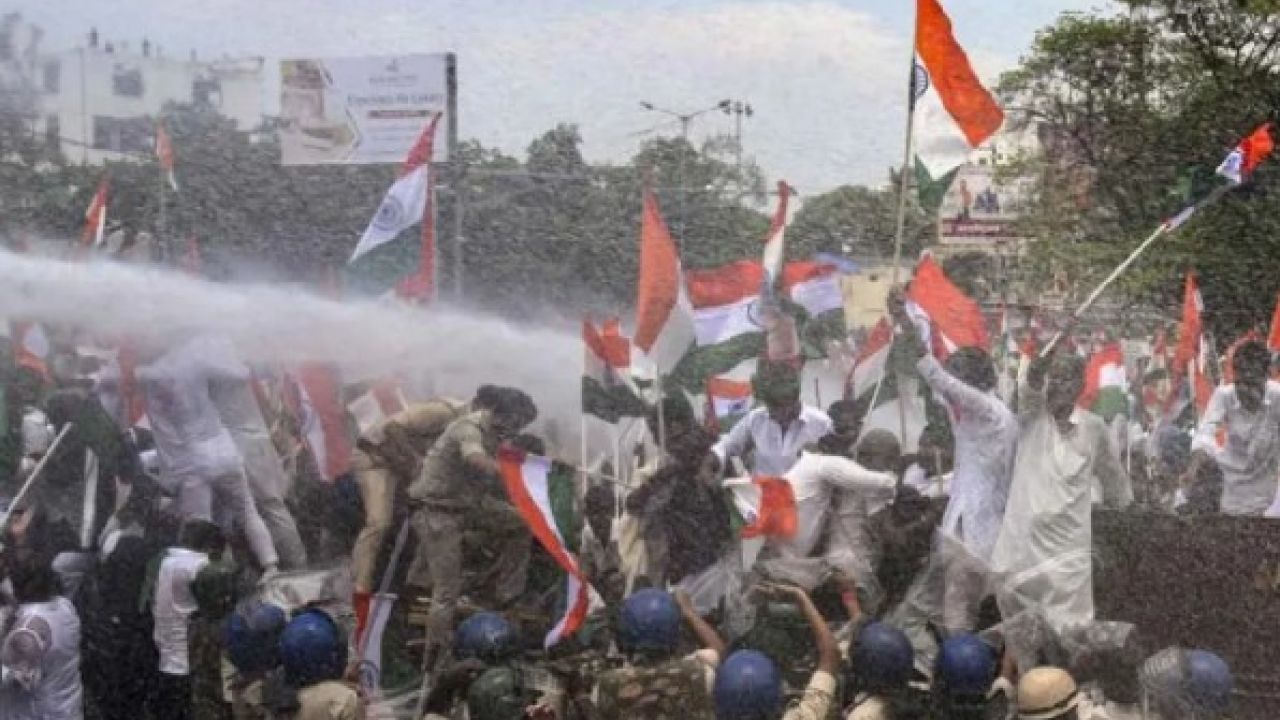 প্রশ্নফাঁস: দিল্লির পর এবার সংঘর্ষে উত্তাল বিহার