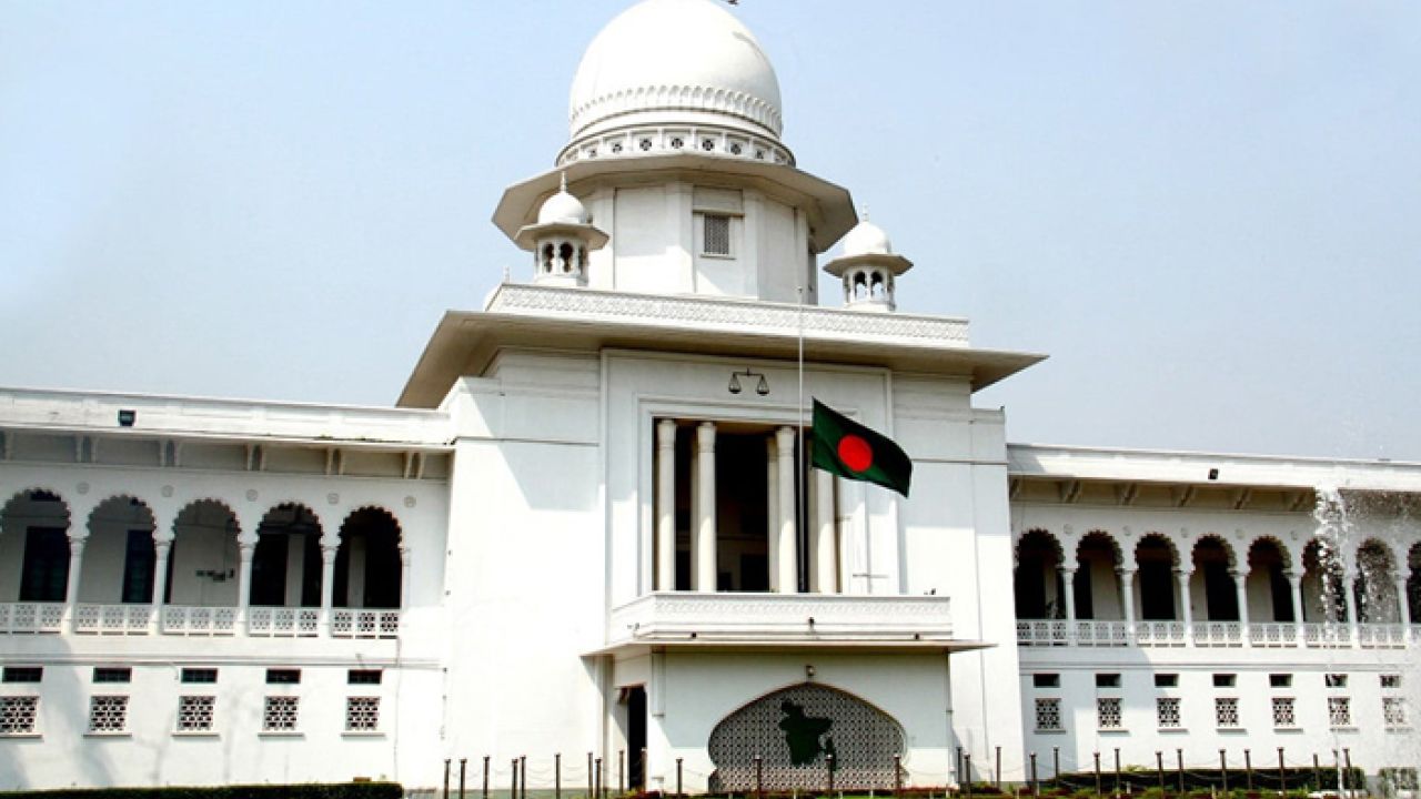 সরকারি অফিসে জাতীয় পতাকা প্রদর্শন নিয়ে রুল জারি