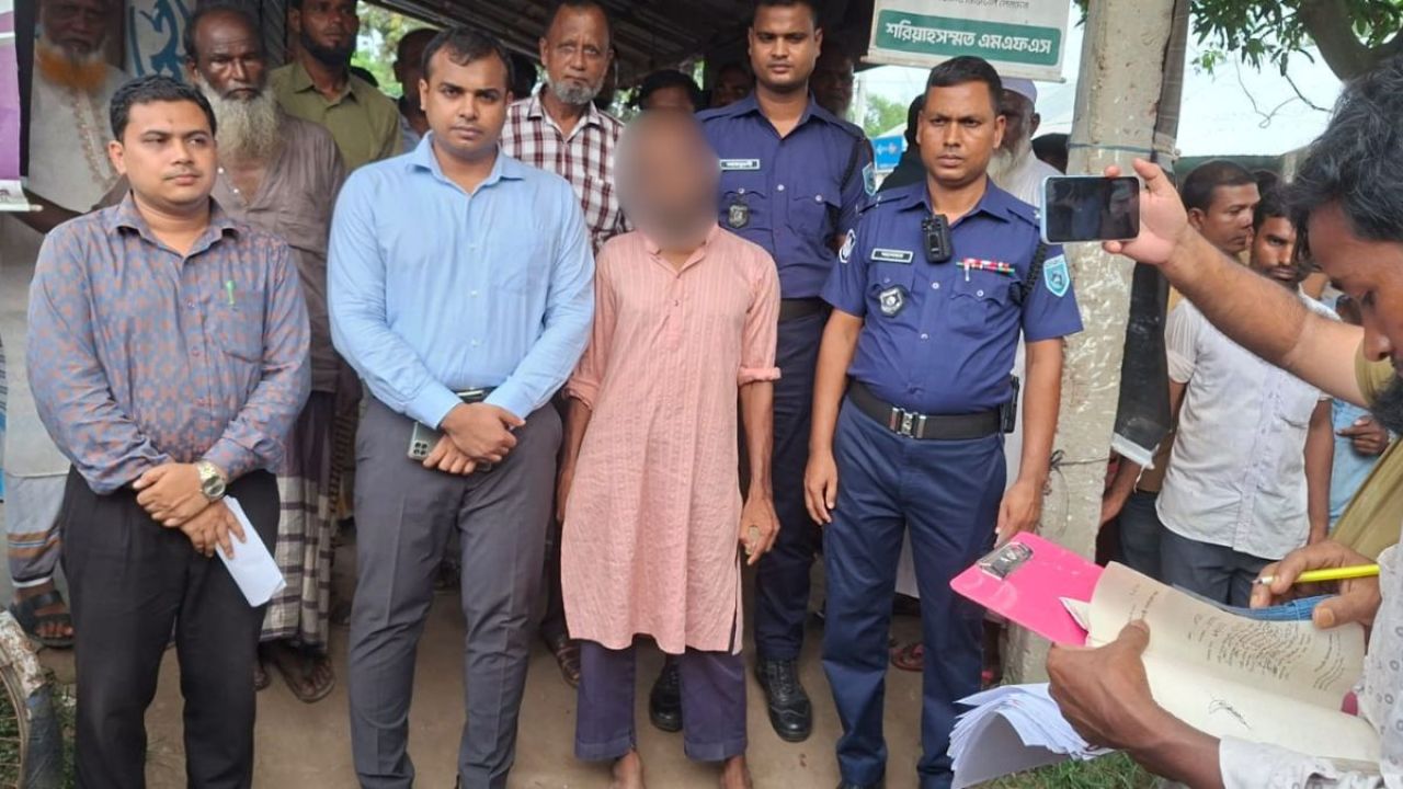 তারাগঞ্জে অবৈধভাবে ইউরিয়া সার পরিবহনে জরিমানা