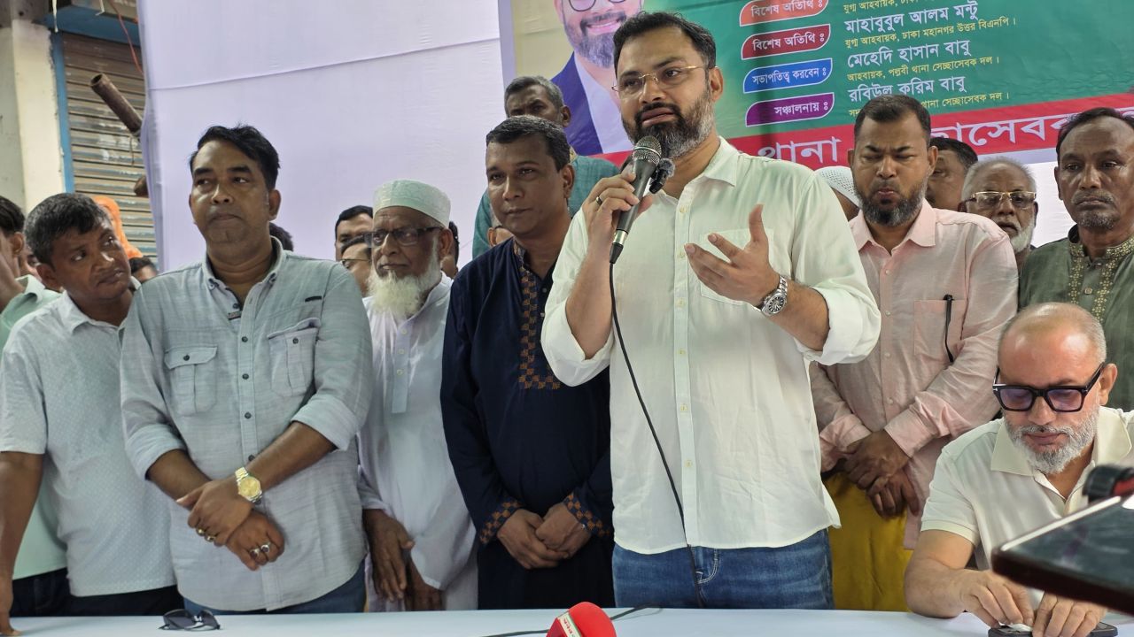 অসচ্ছলদের আগে ফ্যামিলি কার্ড দিতে হবে