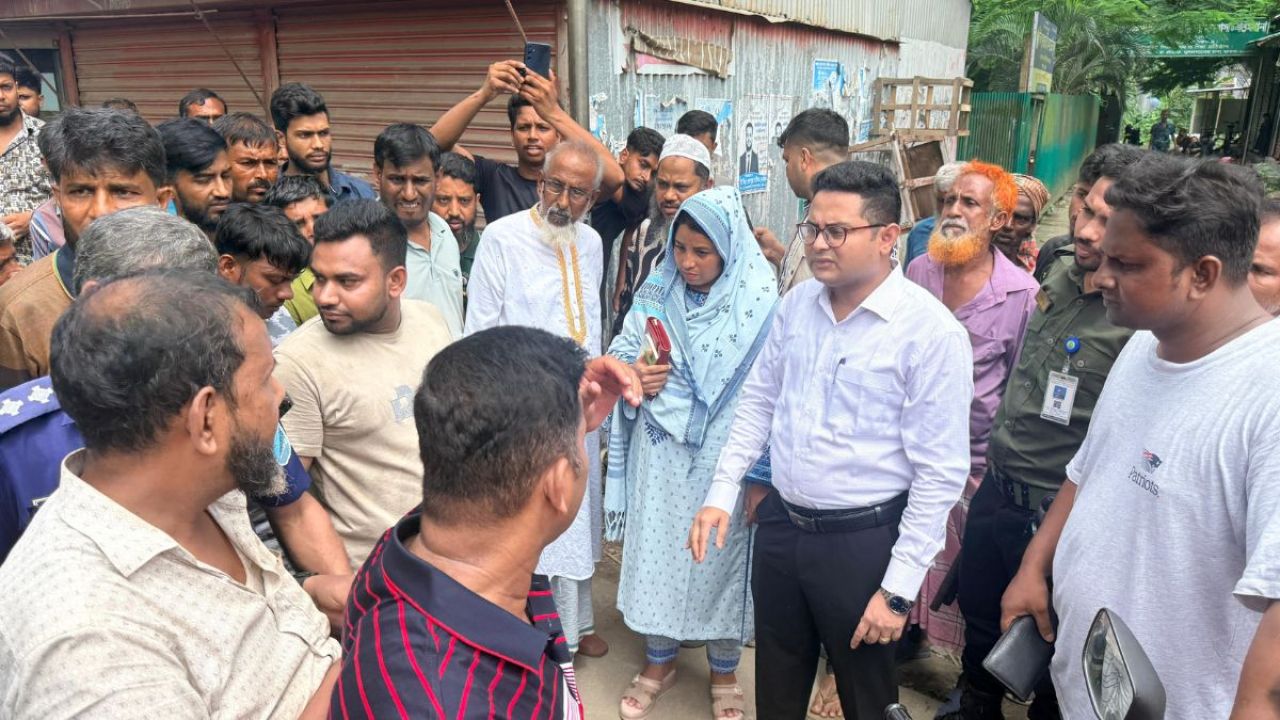 সাটুরিয়ায় ভেজাল সার বিক্রি, ব্যবসায়ীর ২ লাখ টাকা জরিমানা
