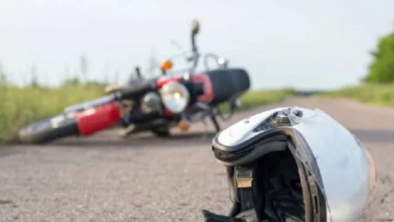 ফরিদপুরের ভাঙ্গায় বাস-মোটরসাইকেল সংঘর্ষ, দুই তরুণের মৃত্যু