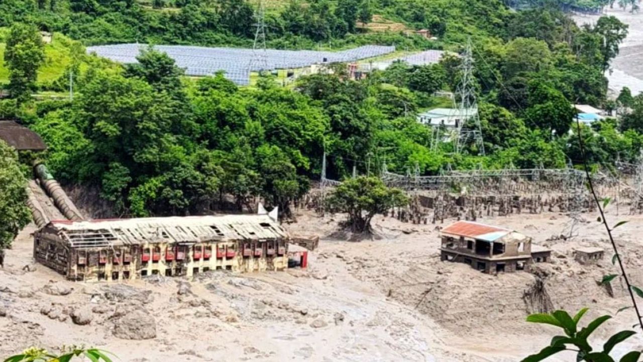 নেপালে ‘মহাবিপর্যয়ে’ ভারতীয়দের নিয়ে বাড়ছে উদ্বেগ