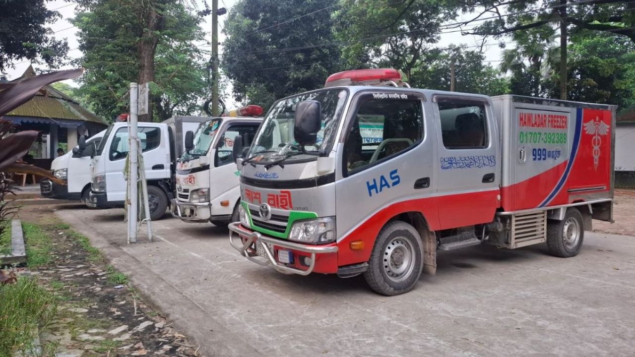সৌদি থেকে ফিরল ৭ লাশ, নওগাঁয় আহাজারি