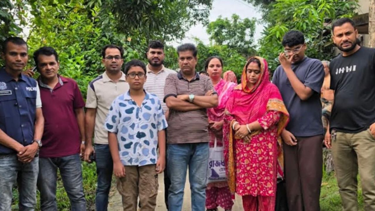 পুলিশের হাতে চাঁদপুরের আলোচিত স্বর্ণ ব্যবসায়ী পিন্টু দাস