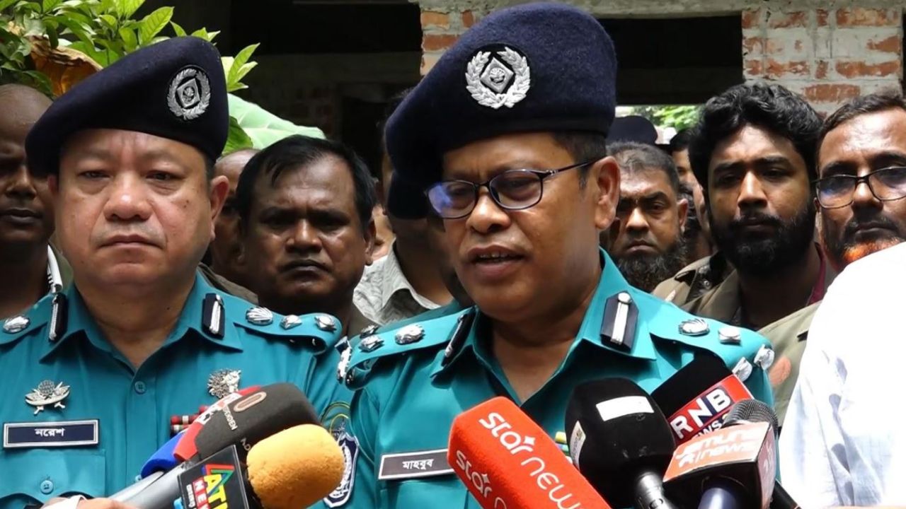 রংপুরে ৪ খুন: ঘটনাস্থলে নতুন পুলিশ কমিশনার