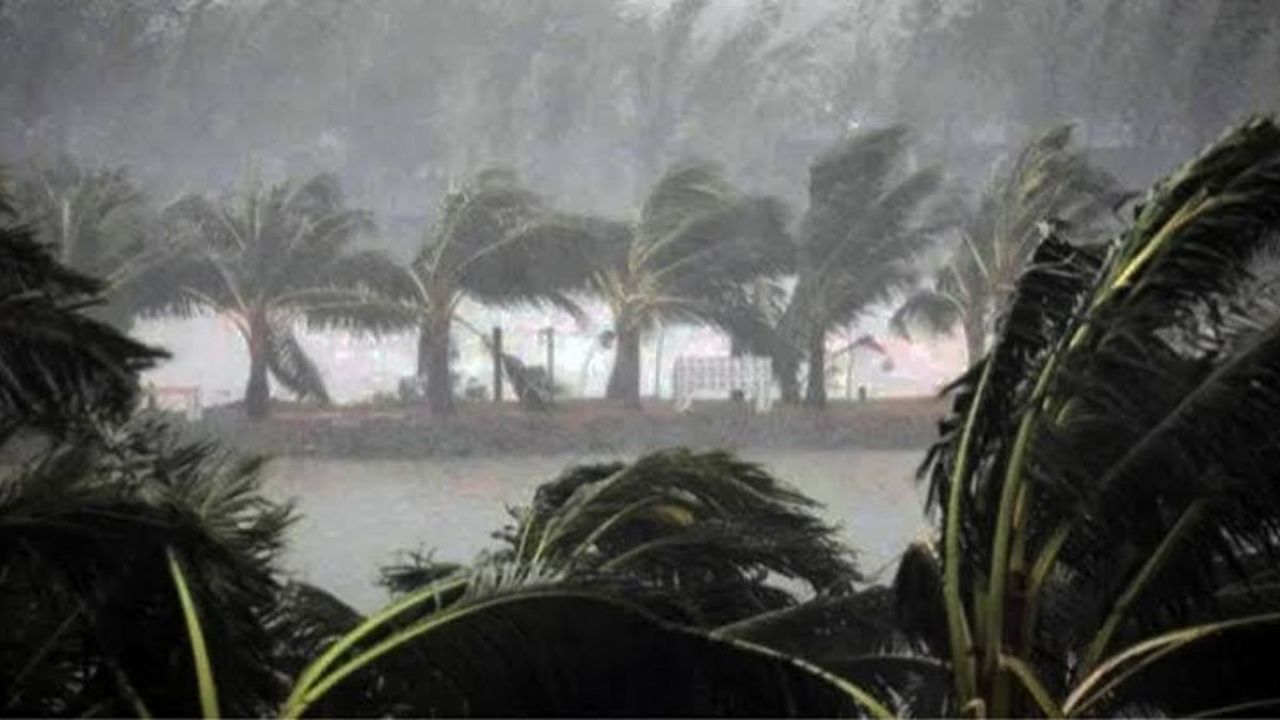 ১১ জেলায় দুপুরের মধ্যে ঝোড়ো বৃষ্টির পূর্বাভাস
