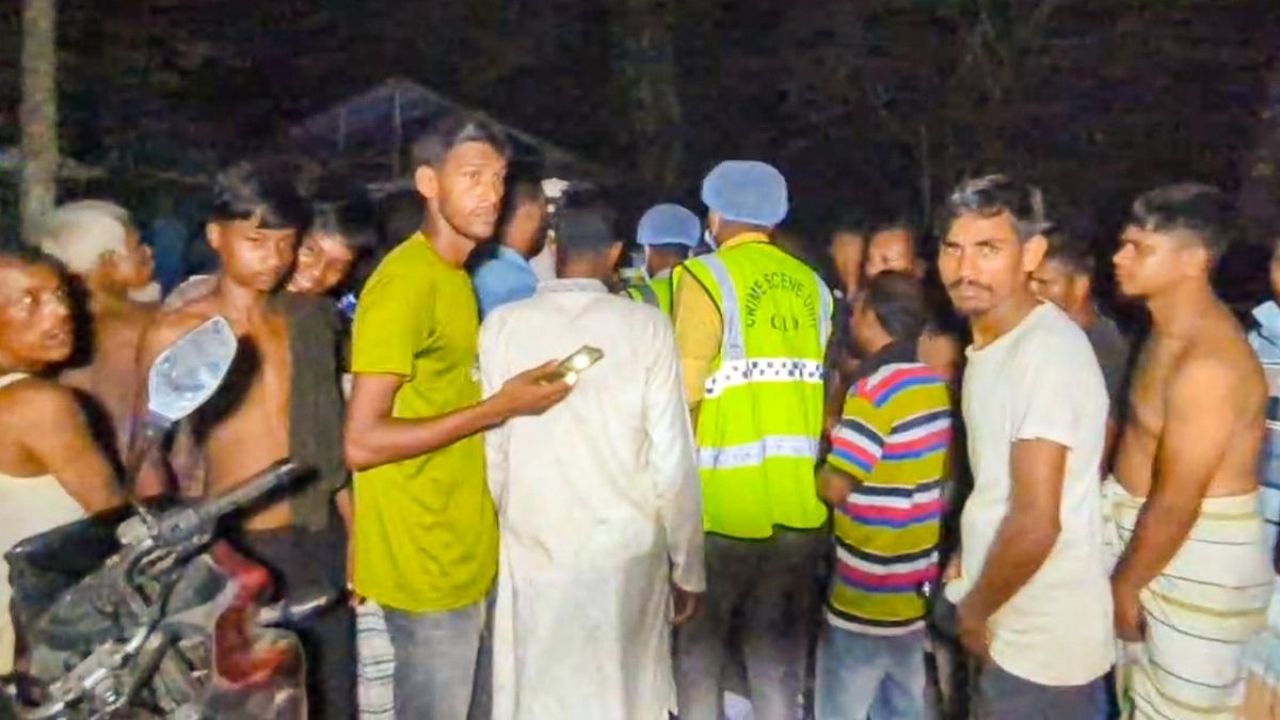 গঙ্গাচড়ায় অটোরিকশাচালকের গলাকাটা লাশ উদ্ধার