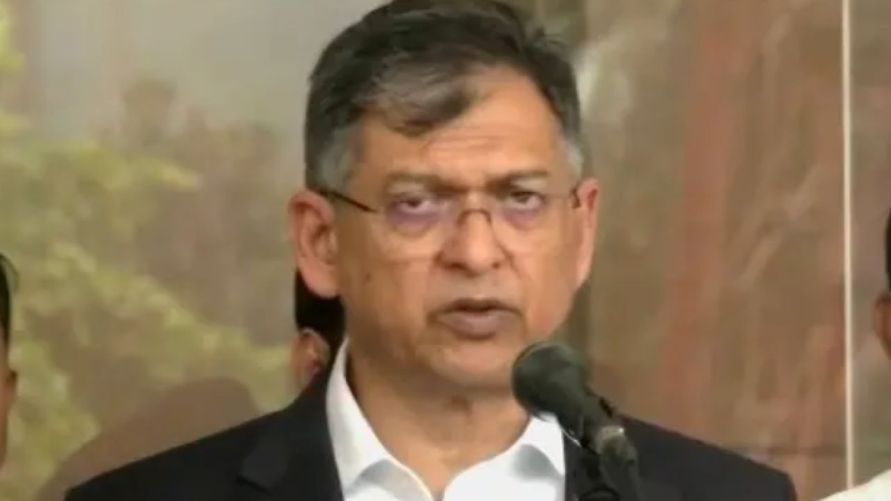লুট অস্ত্র উদ্ধারে তথ্য দিলেই ২ লাখ টাকা পুরস্কার