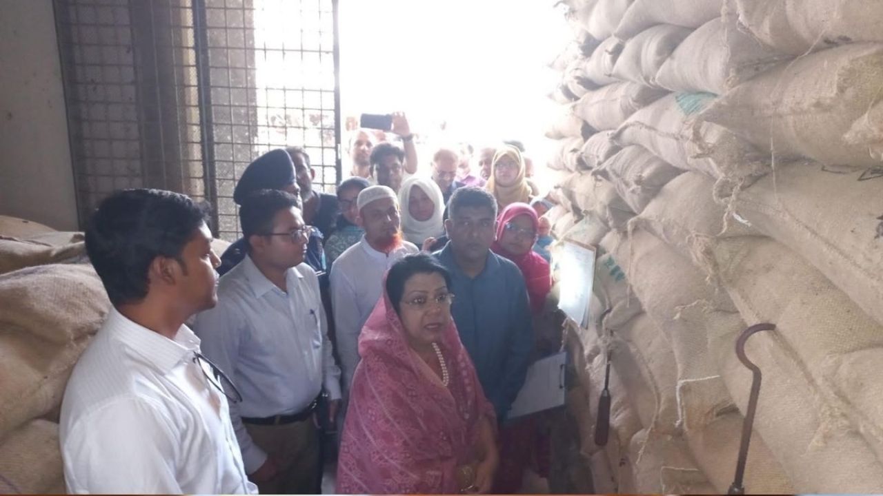 দেশে খাদ্যশস্যের কোনো ঘাটতি নেই: খাদ্যমন্ত্রী