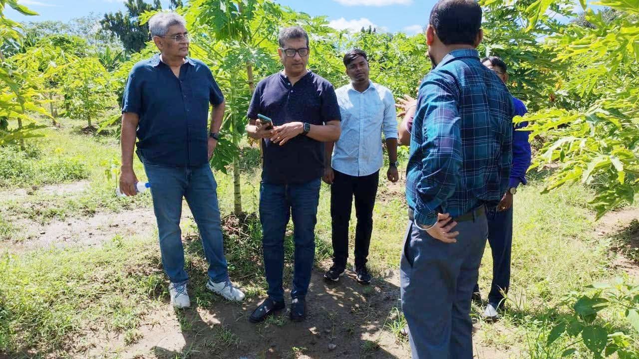 শ্রীমঙ্গলে ব্র্যাকের অর্গানিক সবজি চাষের প্রদর্শনী প্লট পরিদর্শন