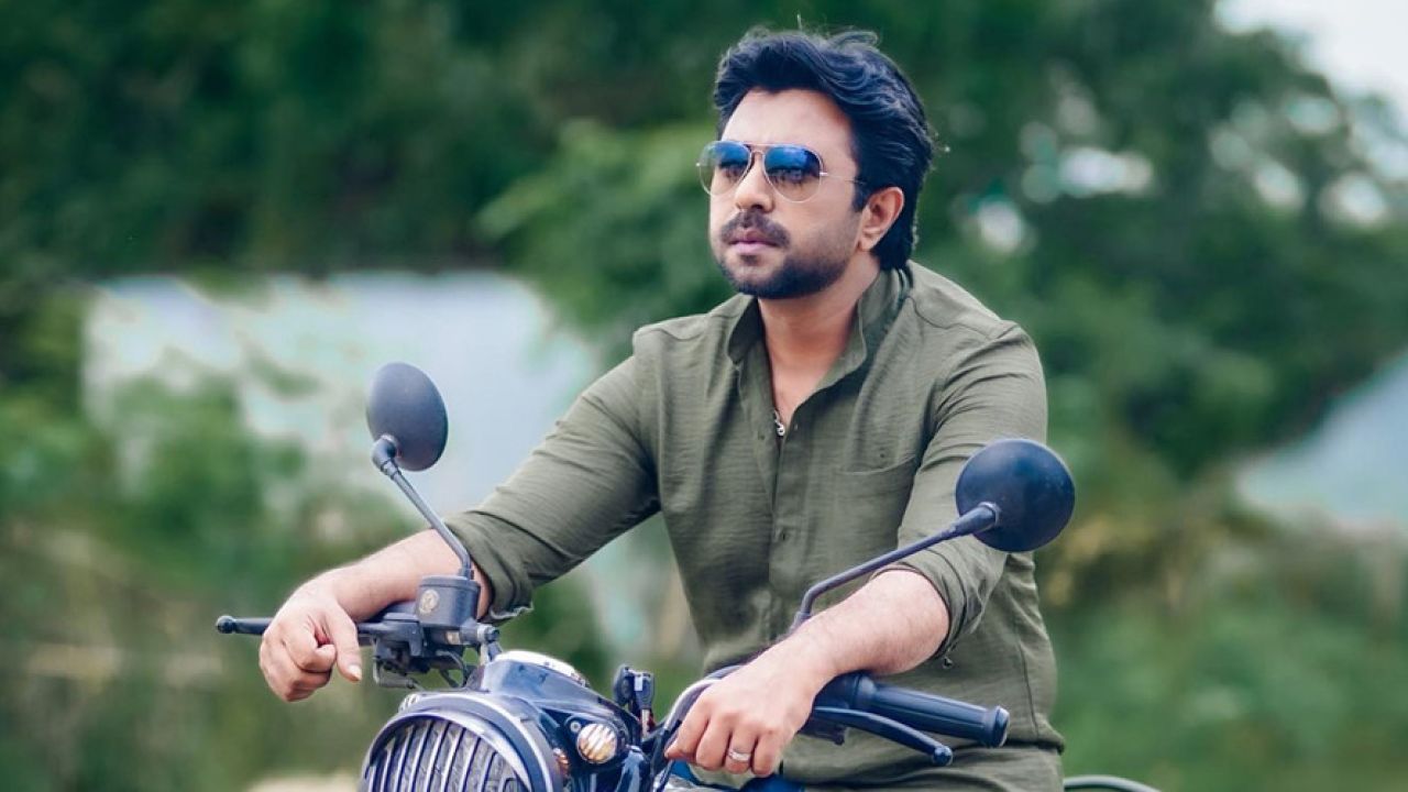 যুক্তরাষ্ট্র থেকে ফিরেই তুমুল ব্যস্ত অপূর্ব
