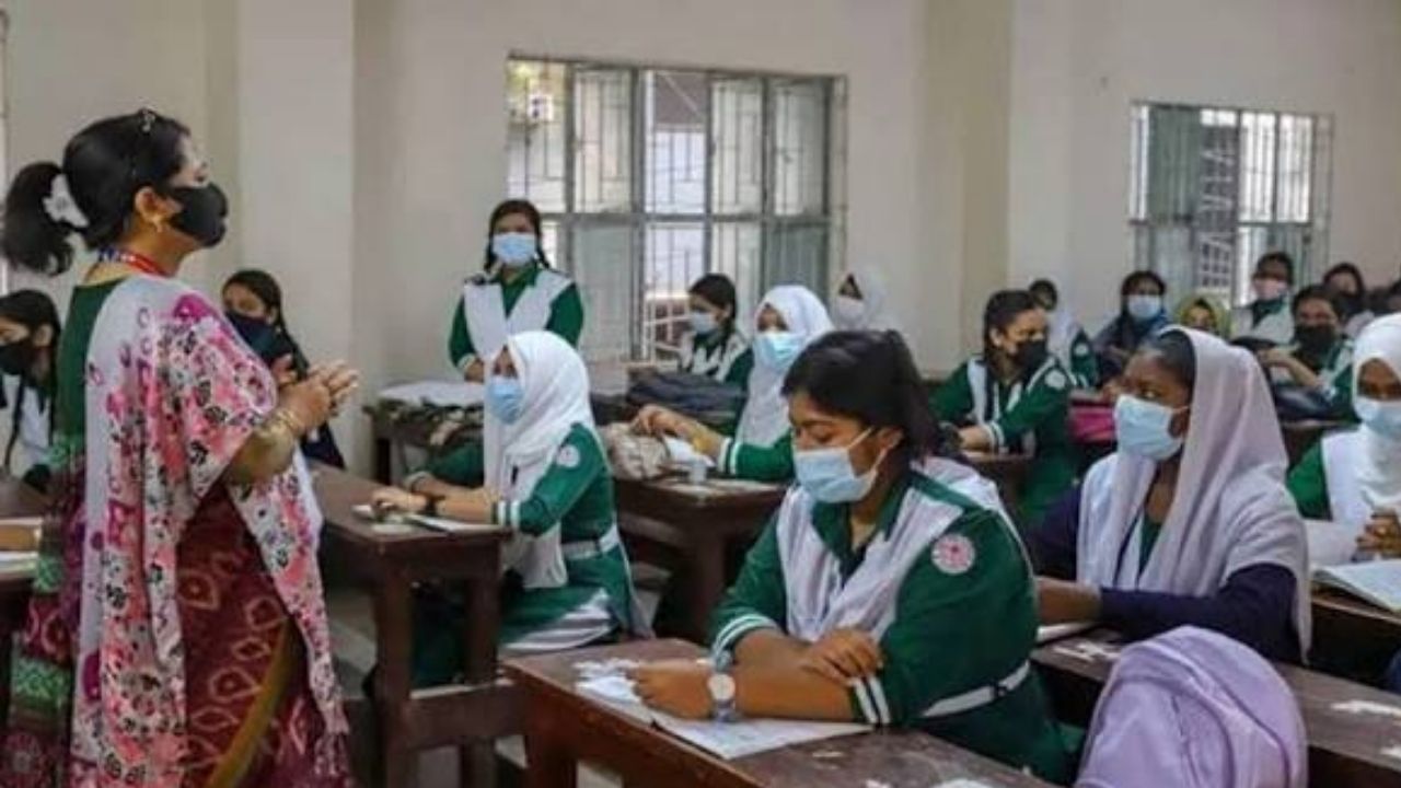 নতুন পে-স্কেল: এমপিওভুক্ত শিক্ষক-কর্মচারীদের বিষয়ে সিদ্ধান্ত পরে