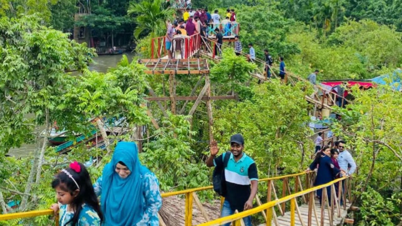 আটঘরের পেয়ারা বাগান: সৌন্দর্যের এক নতুন জগত