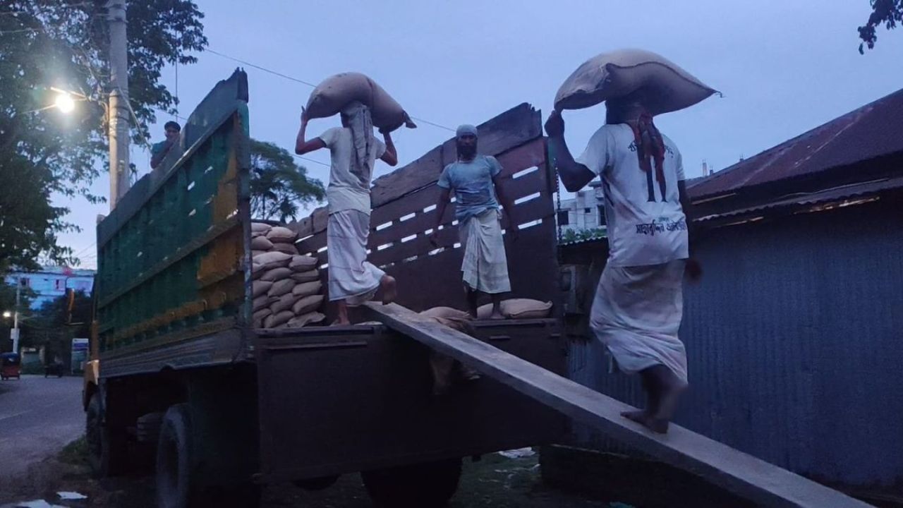 কুলিয়ারচরে ১৮ হাজার কেজি সরকারি চাল জব্দ নিয়ে ধোঁয়াশা