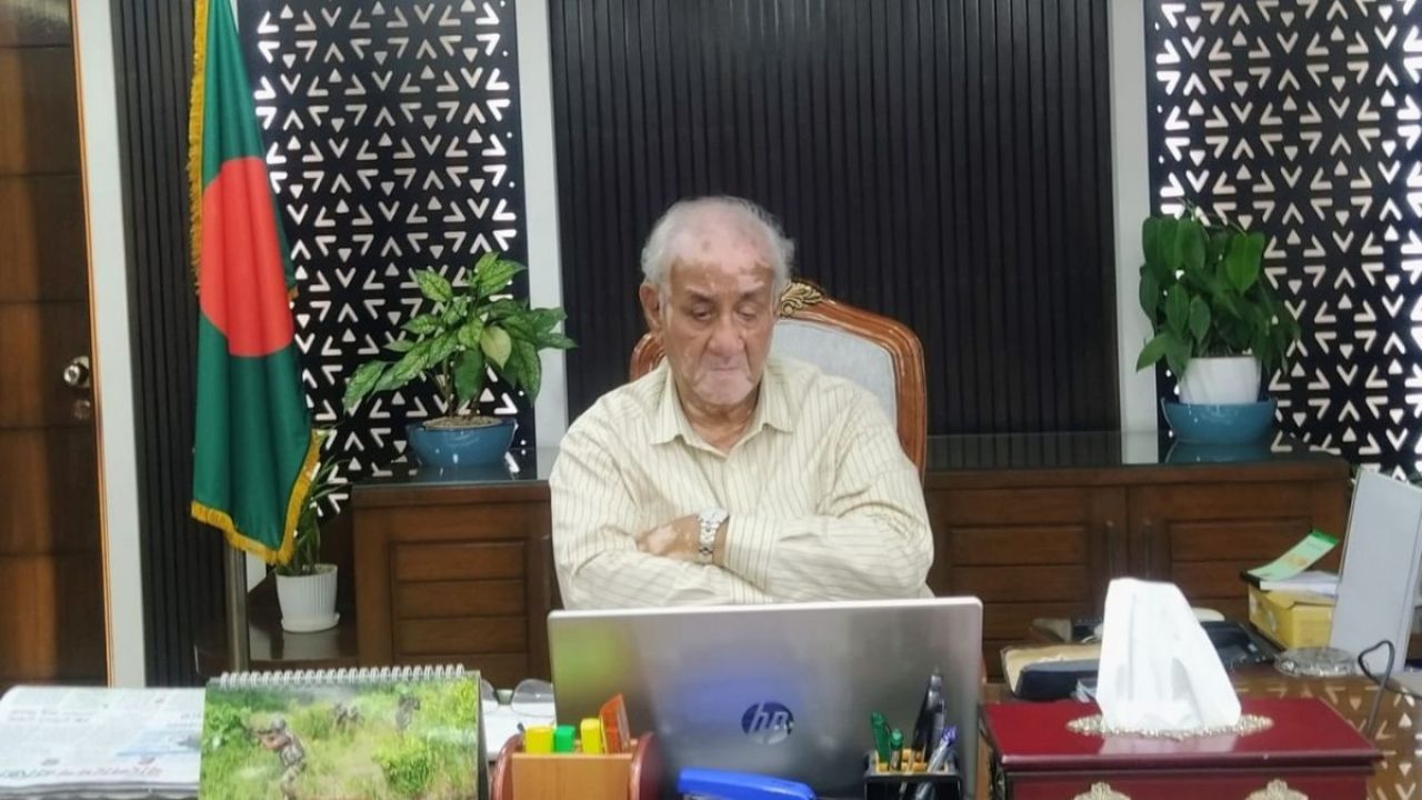 ‘মাঠে থেকে কাজ করতে চাই, আপস নয়’: পার্বত্য মন্ত্রী