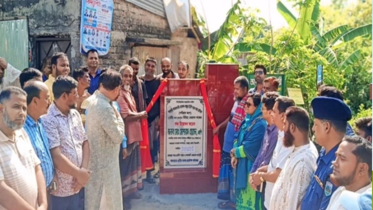 সংসদ সদস্য নয়, সড়ক সংস্কারের উদ্বোধন করলেন শ্রমিকেরা