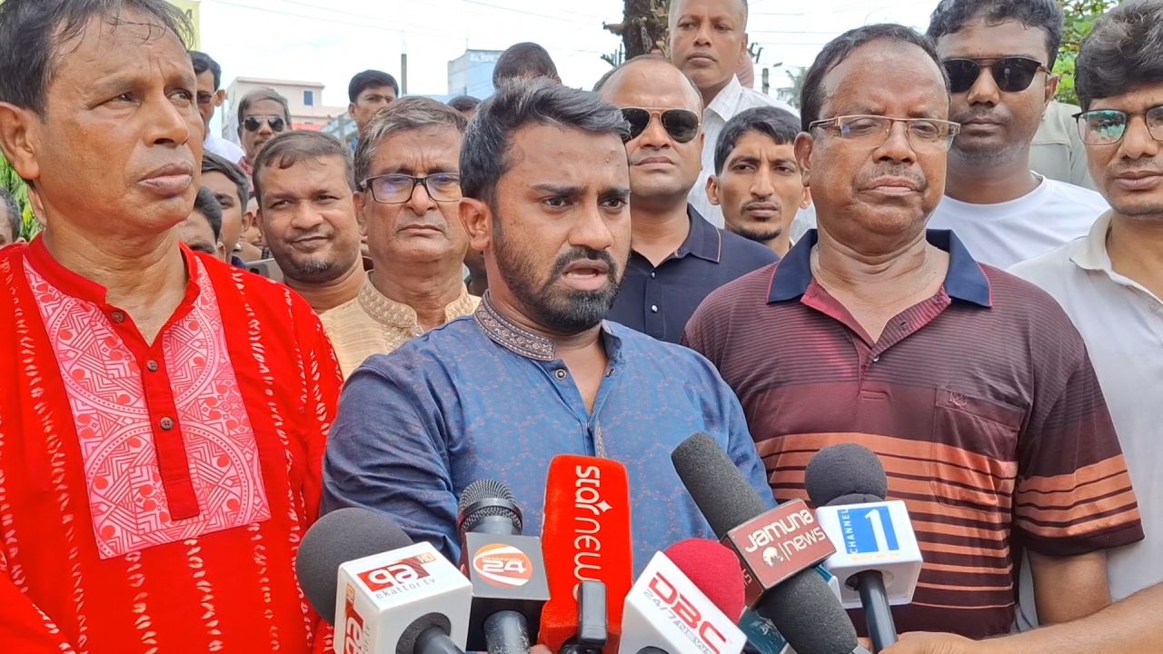 ডিসেম্বরে আওয়ামী লীগকে ফেরাতে চায় জামায়াত ও এনসিপি - রাশেদ খাঁন