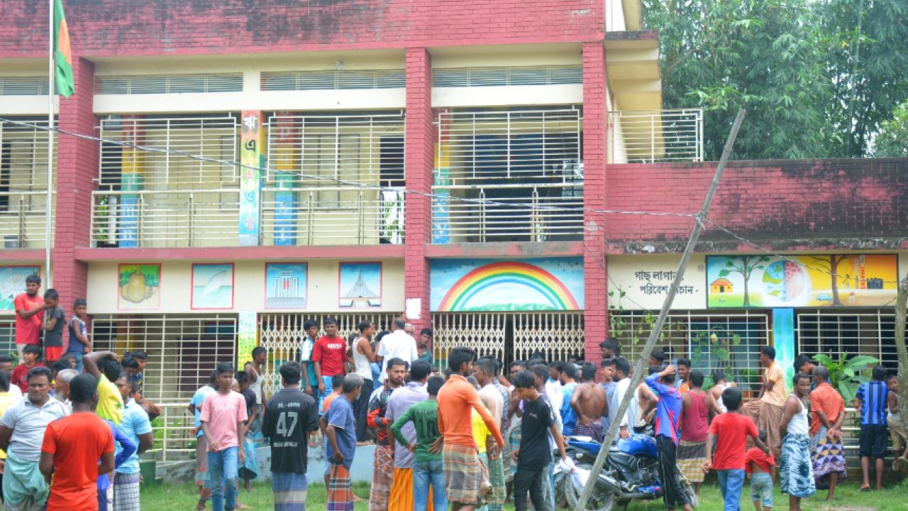 ছাত্রীর সঙ্গে ‘অনৈতিক’ আচরণ, গঙ্গাচড়ায় শিক্ষক বরখাস্ত