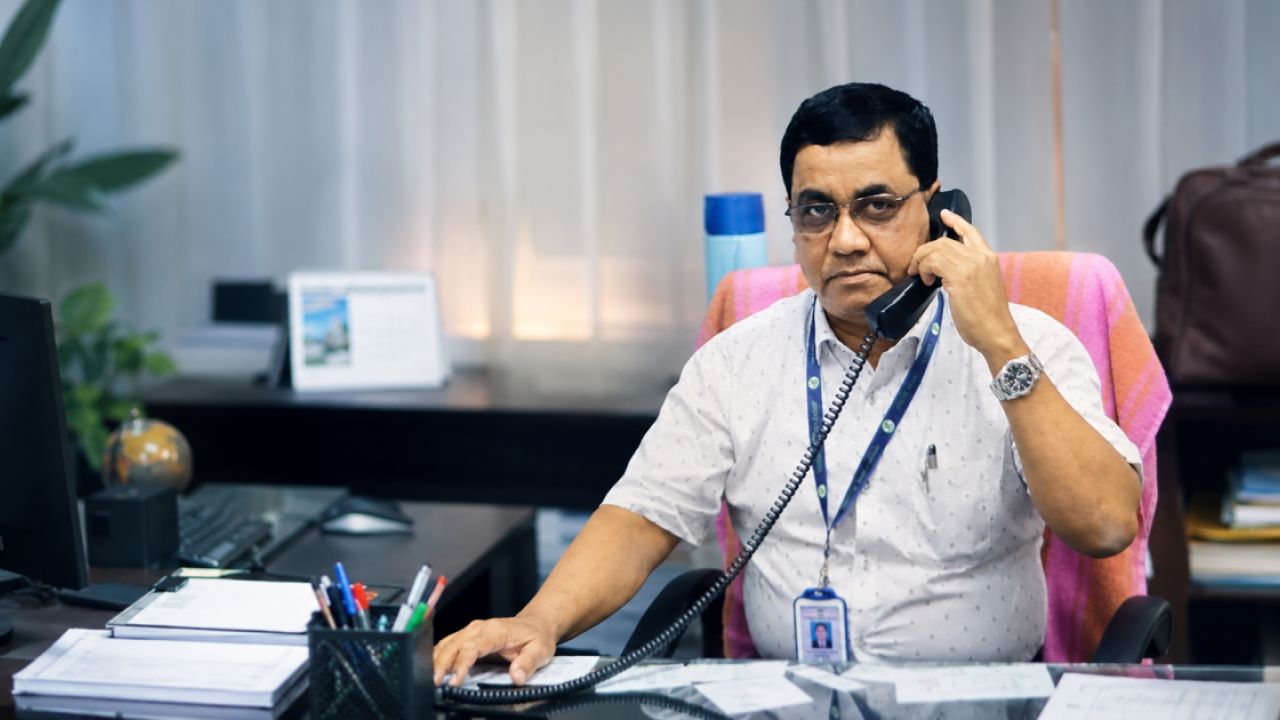 বাংলাদেশ ব্যাংকের যুগ্ম পরিচালকের ঝুলন্ত মরদেহ উদ্ধার