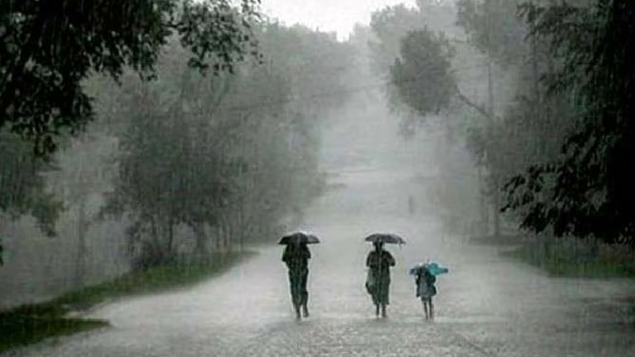 দুপুরের মধ্যে দেশের যে ১২ অঞ্চলে ঝড়বৃষ্টির সম্ভাবনা