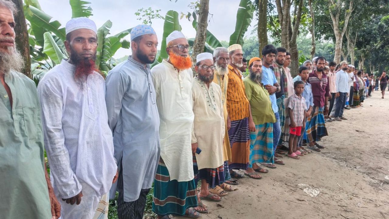 যুগের পর যুগ দুর্ভোগ, মিলছে না সেতু