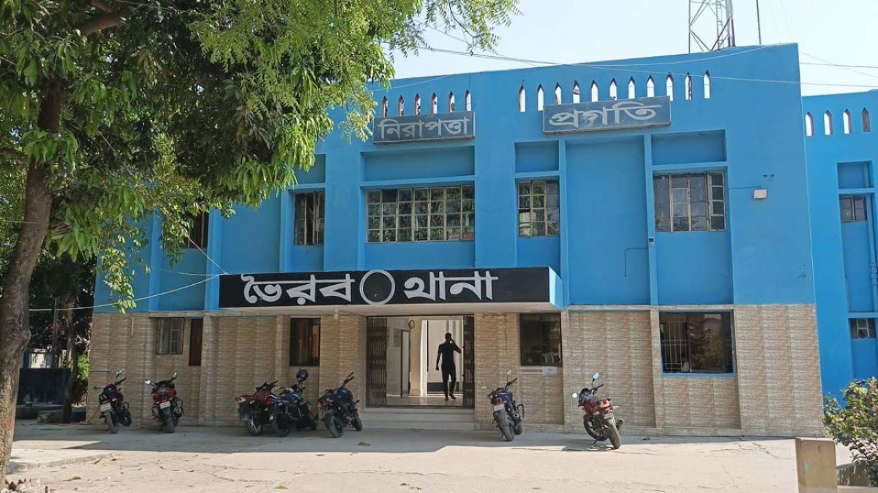 পুলিশের অভিযানে গ্রেপ্তার ইউপি সদস্য ও যুবলীগ নেতা
