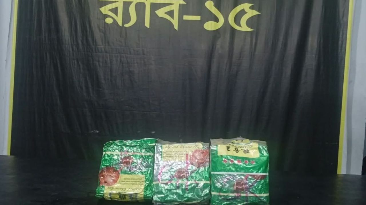 টেকনাফে কোটি টাকার ‘আইস’ ফেলে পালালো কারবারিরা 