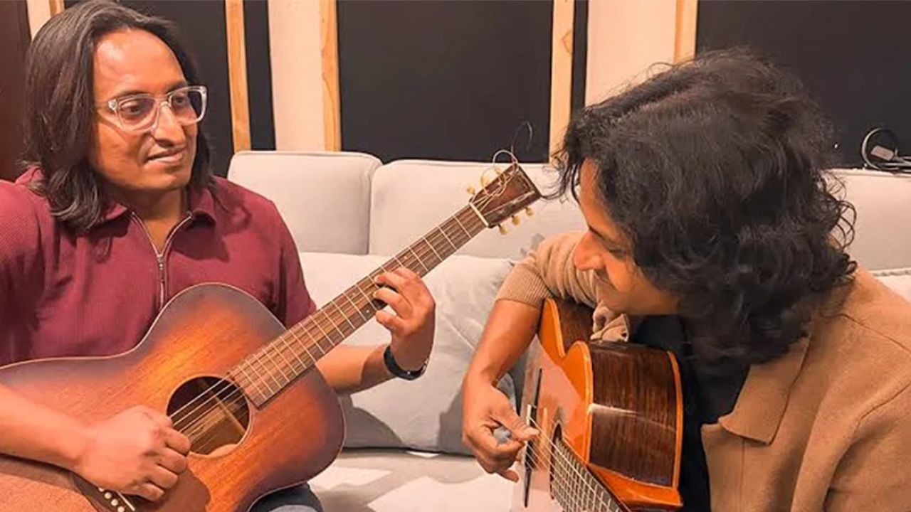 দুই যুগ পর প্রকাশ পেল অটমনাল মুনের সেই গান