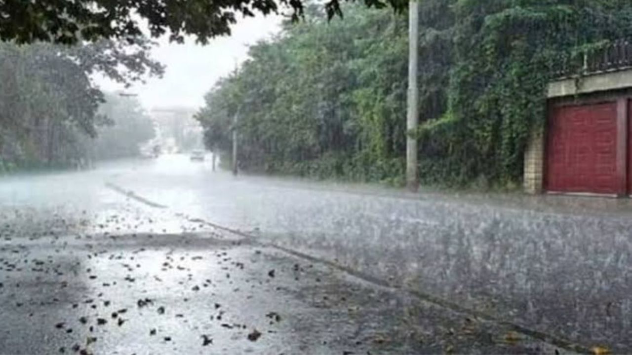 দুপুরের মধ্যে ভিজতে পারে রাজধানী ঢাকা