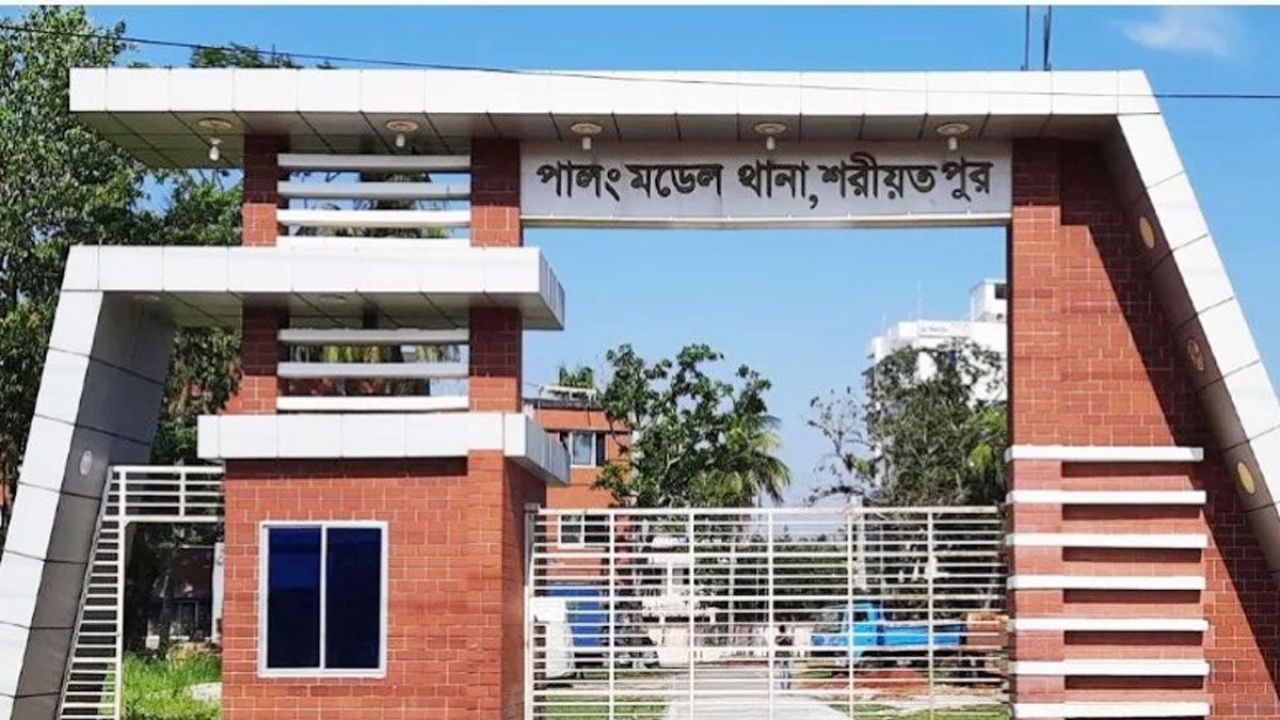 শরীয়তপুরে নিষিদ্ধ ছাত্রলীগ ও যুবলীগের মিছিল, আটক ৬